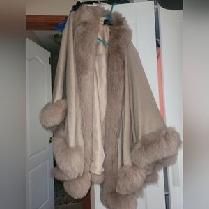 Elegant Beige NATURAL FOX Fur Trim Poncho coat NEW one size